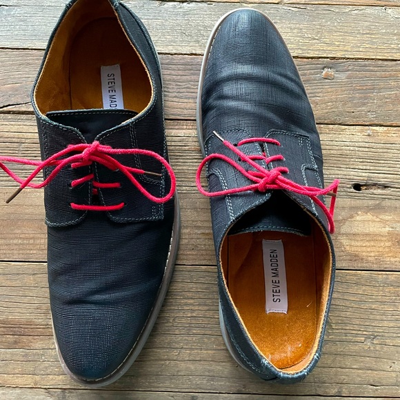 Steve Madden black oxford dress shoe, size 11M - Picture 4 of 4